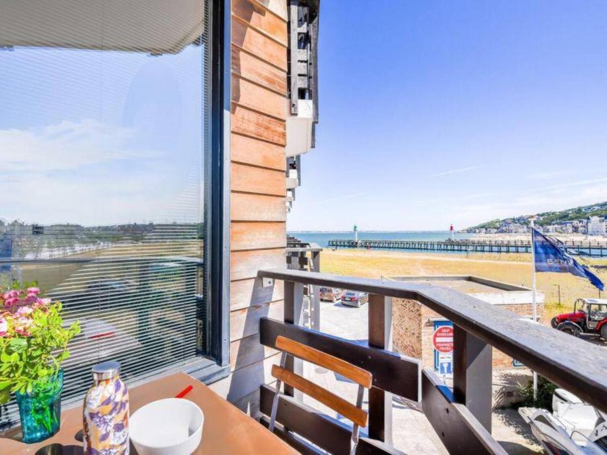La Rev'Rie - Vue Sur Mer Avec Balcon Deauville Bagian luar foto